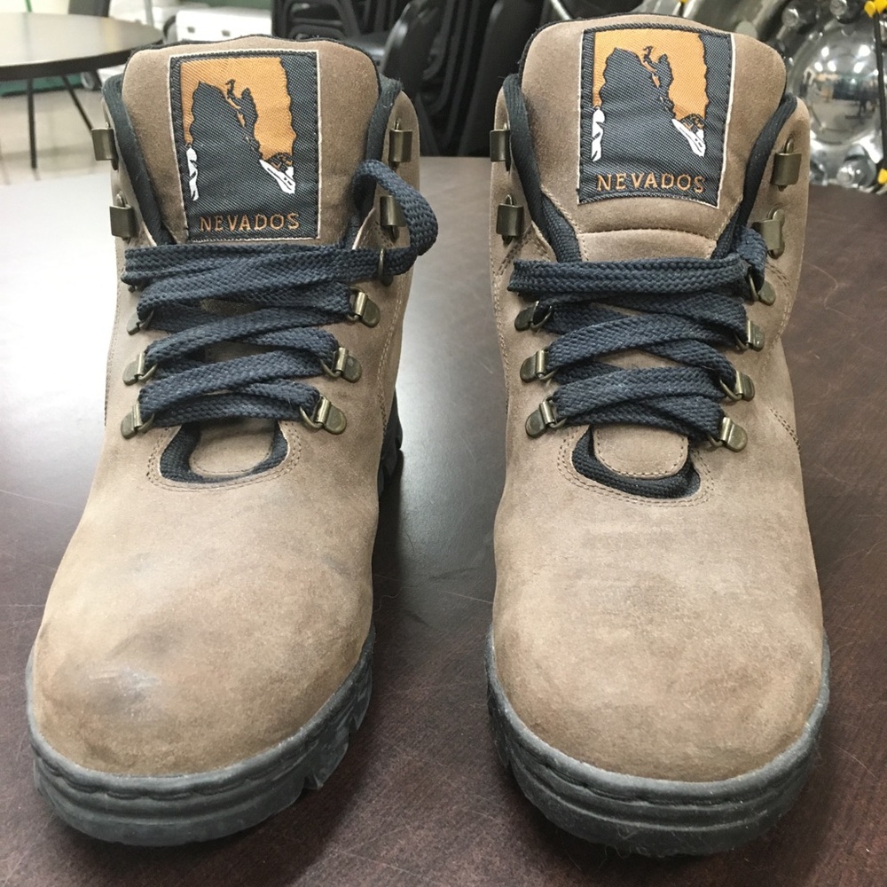 Nevado’s Hiking Boots